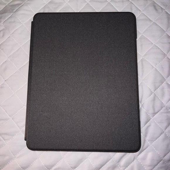 Logitech Combo Touch iPad Pro 12.9-inch - Picture 4 of 9